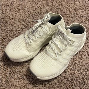 White Under armour HOVR